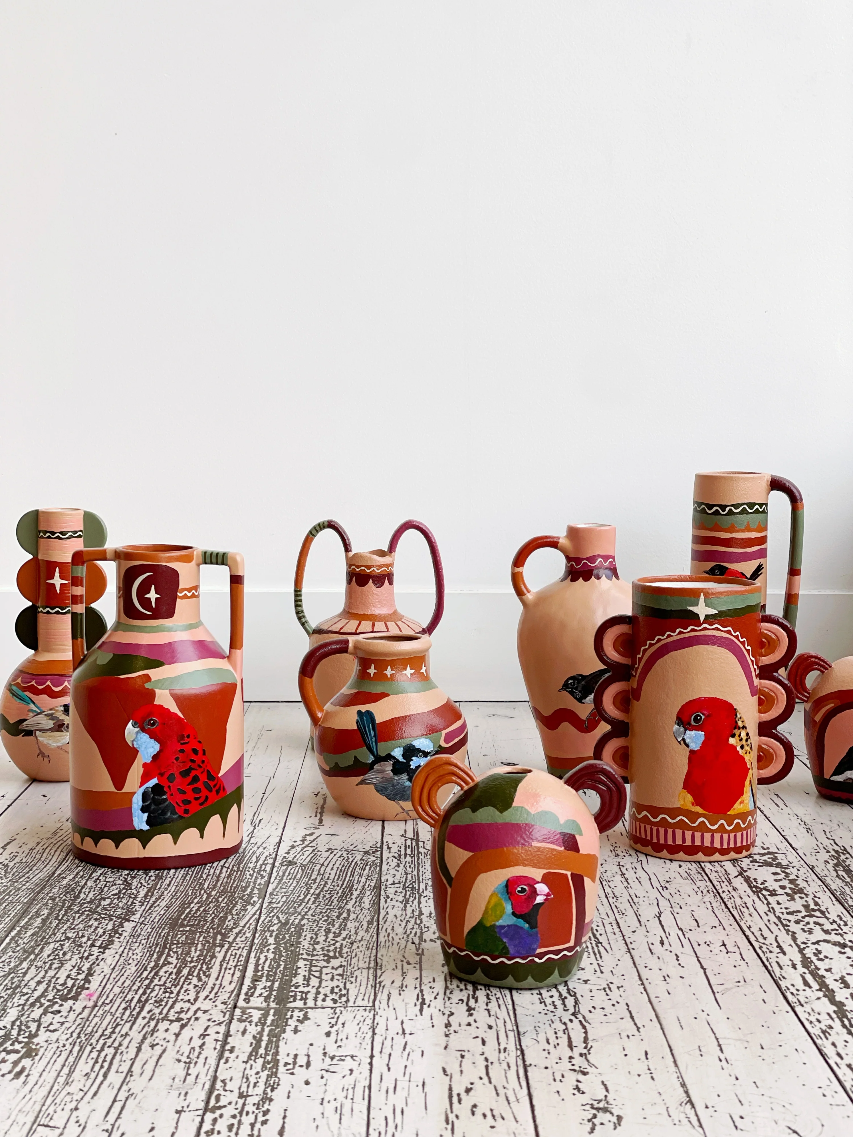 Scarlet Honeyeater Vase - Image 4